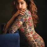 Janhvi Kapoor Instagram - 📸 @rohanshrestha 💄💇🏻‍♀️ @eltonjfernandez Stylist - @devanshi.15 PR Agency- @hypenq_pro