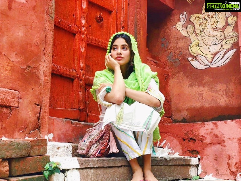 Janhvi Kapoor Instagram - Photo cred: @sharansharma Joke cred: @tanisharsantoshi