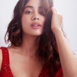 Janhvi Kapoor Instagram - Saree dreams coming true 🌹 #sarinotsorry
