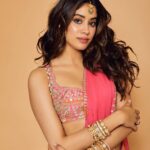 Janhvi Kapoor Instagram – Can I live in a saree forever!!! 🌺🌸🌷🌹💐🌼✨🐚