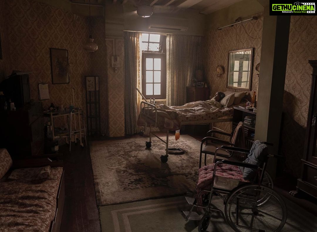 Janhvi Kapoor Instagram - Ghost Stories 👻 now on Netflix!