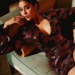 Janhvi Kapoor Instagram - play for keeps 🖤
