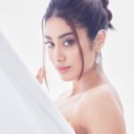 Janhvi Kapoor Instagram - 🧚‍♀️❄️