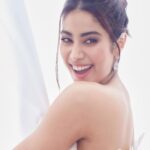 Janhvi Kapoor Instagram - 🧚‍♀️❄️