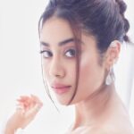 Janhvi Kapoor Instagram - 🧚‍♀️❄️