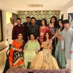 Janhvi Kapoor Instagram - It’s a famjam 🌈✨ Happy Diwali!!
