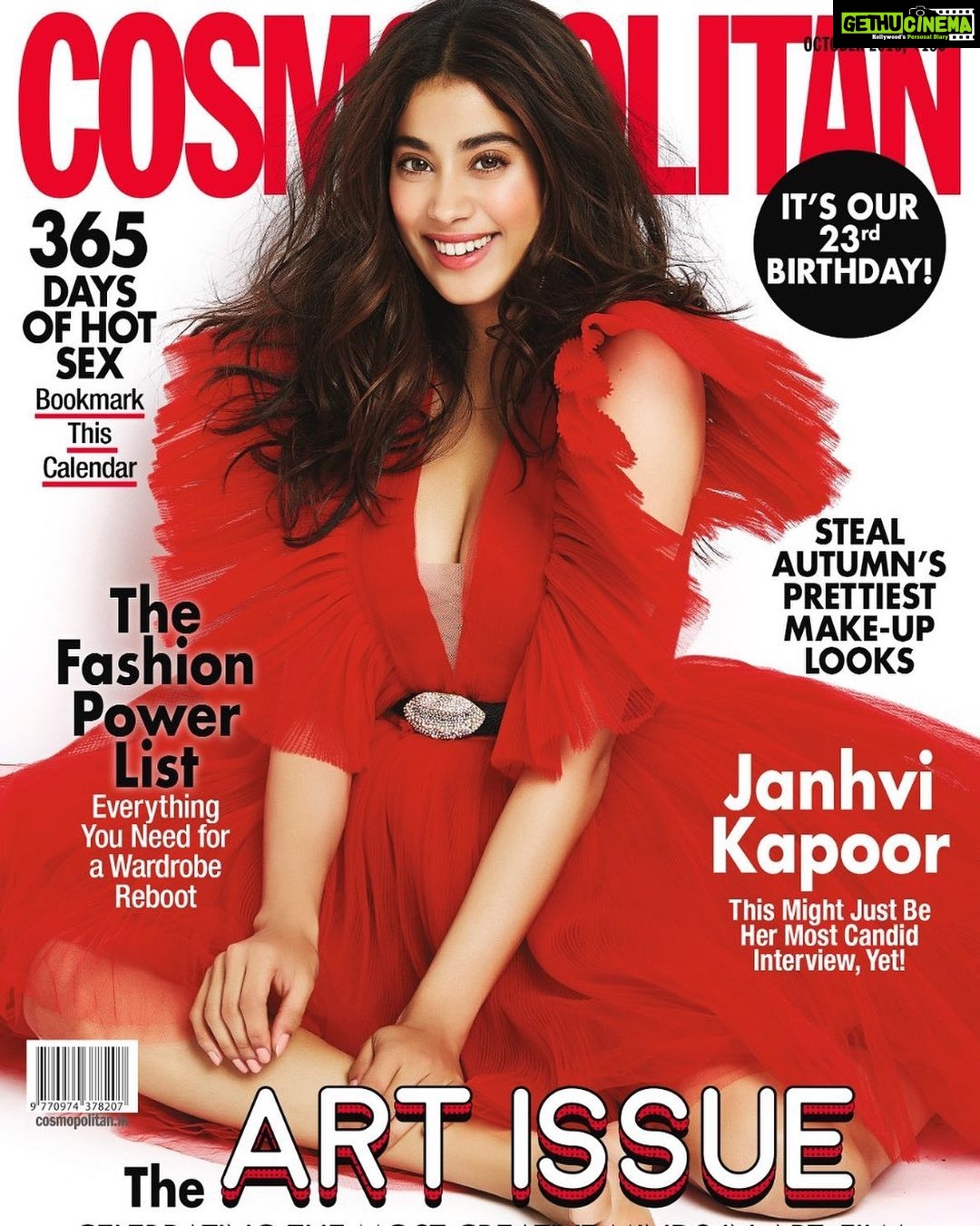 Janhvi Kapoor Instagram - HBD Cosmo!! Thnxxxx for making me feel cute on your birthday 🌈💕 Editor: @nandinibhalla Stylist: @zunailimalik Photographer: @rohanshrestha Hair: @yiannitsapatori Makeup: @tanvichemburkar PR Agency: @hypenq_pr 👗@giambattistavalliparis