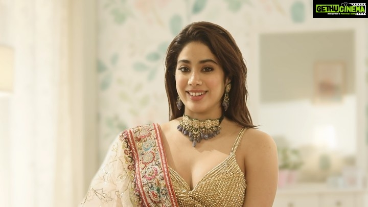 Janhvi Kapoor Instagram - On this auspicious occasion of Akshaya Tritiya, gift yourself and your loved ones something special from my favorite and most trusted jewellery brand Tyaani by Karan Johar. Visit them in Mumbai, Delhi, Hyderabad or online at www.tyaani.com #tyaanibykaranjohar #tyaanijewellery #trusttyaani