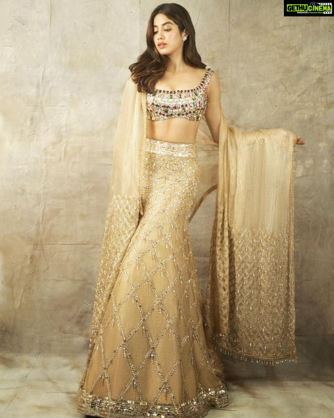 Janhvi Kapoor Instagram - Shine bright like aaa... Manish Malhotra lehenga ✨