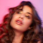 Janhvi Kapoor Instagram - I’ve always been scared of using metallic lipsticks but I finally did and now 🤩 I’m obsessed!!! These @NykaaBeauty Metallic lip & eye shades are so wearable and so cool!! This one is a full retro glam disco vibe 👄: Shade Umbrella 👁: A hint of Shade Poker Face 🙌 Perfect for an edgy festive look. Shop them on @mynykaa #NykaaCosmetics #NykaaMatteToLast #NykaaGoesMetallic #subtlymetal