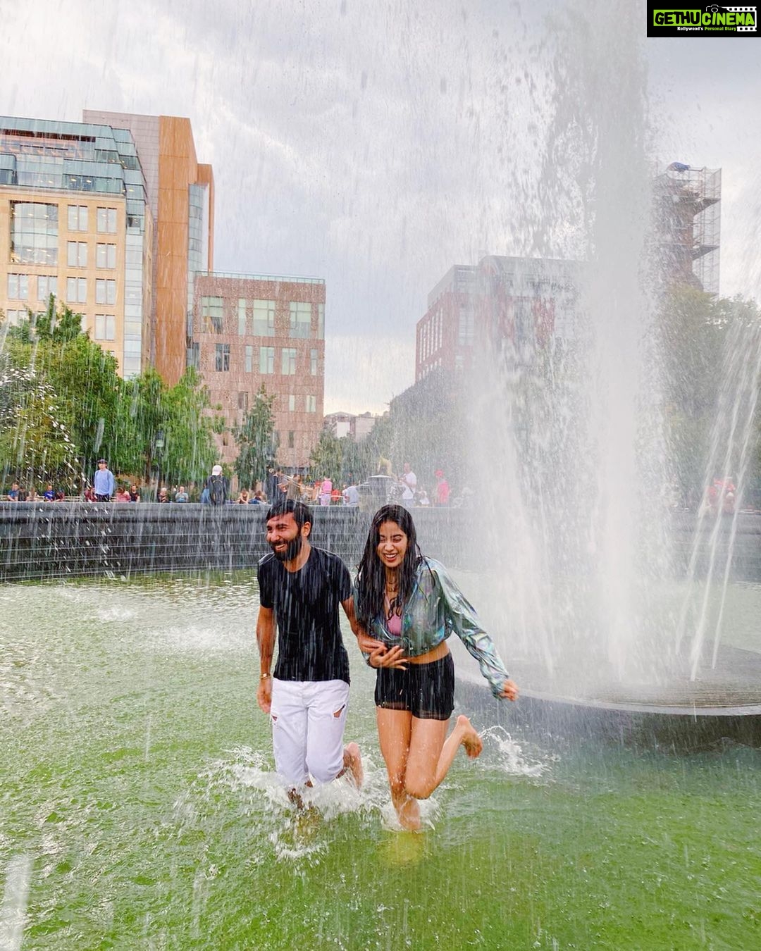 Janhvi Kapoor Instagram - New York, I love you