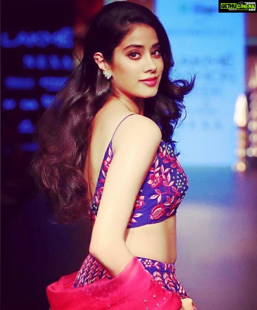 Janhvi Kapoor Instagram - Missing this hurrr 💇🏻♀️🥺