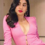 Janhvi Kapoor Instagram - 👄