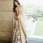 Janhvi Kapoor Instagram - Had so much fun walking for @punitbalanaofficial at the @fdciofficial fashion week! #PunitBalana #LakshmibyPunitBalana