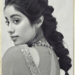 Janhvi Kapoor Instagram - 🌸