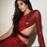 Janhvi Kapoor Instagram - Tbt to being fit #seeusoon 🤞🏻🤞🏻