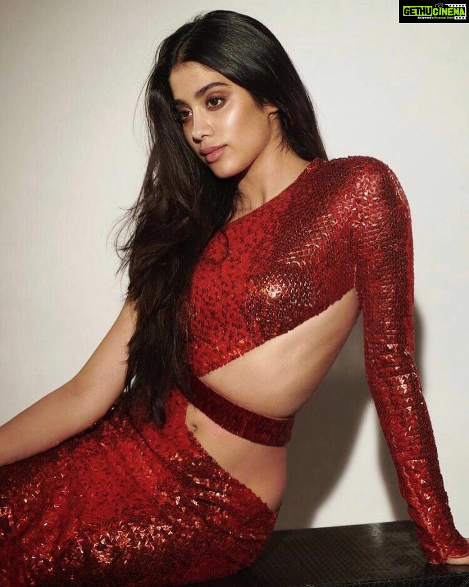 Janhvi Kapoor Instagram - Tbt to being fit #seeusoon 🤞🏻🤞🏻