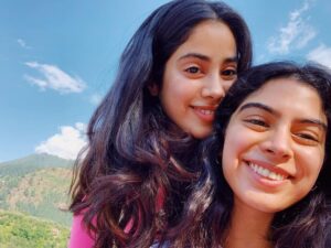 Janhvi Kapoor Instagram - 🌺🌸