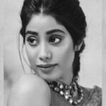 Janhvi Kapoor Instagram - 🌸