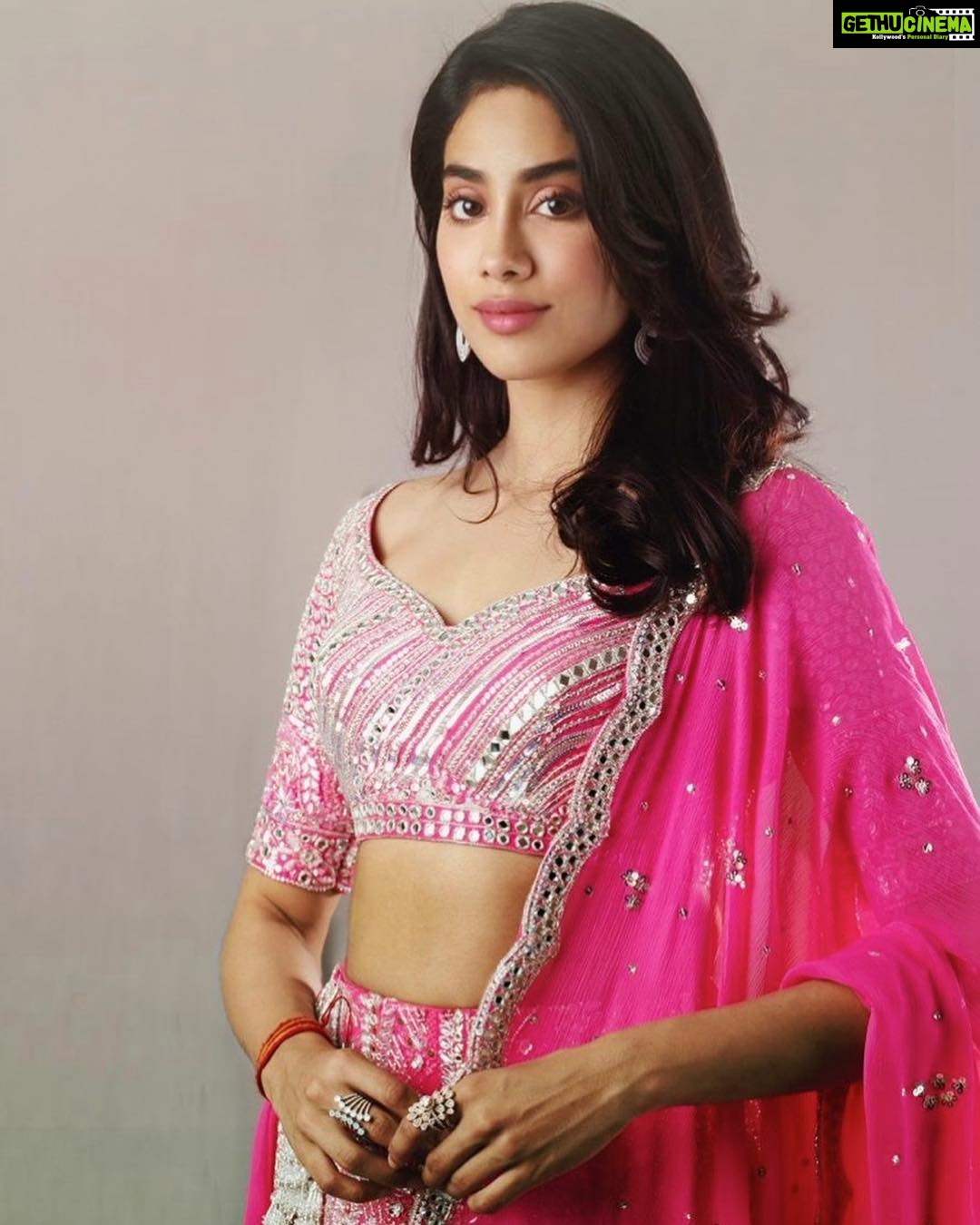 Janhvi Kapoor Instagram - Strawberry shortcake πΈππΈ