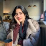 Janhvi Kapoor Instagram - 💭🌈