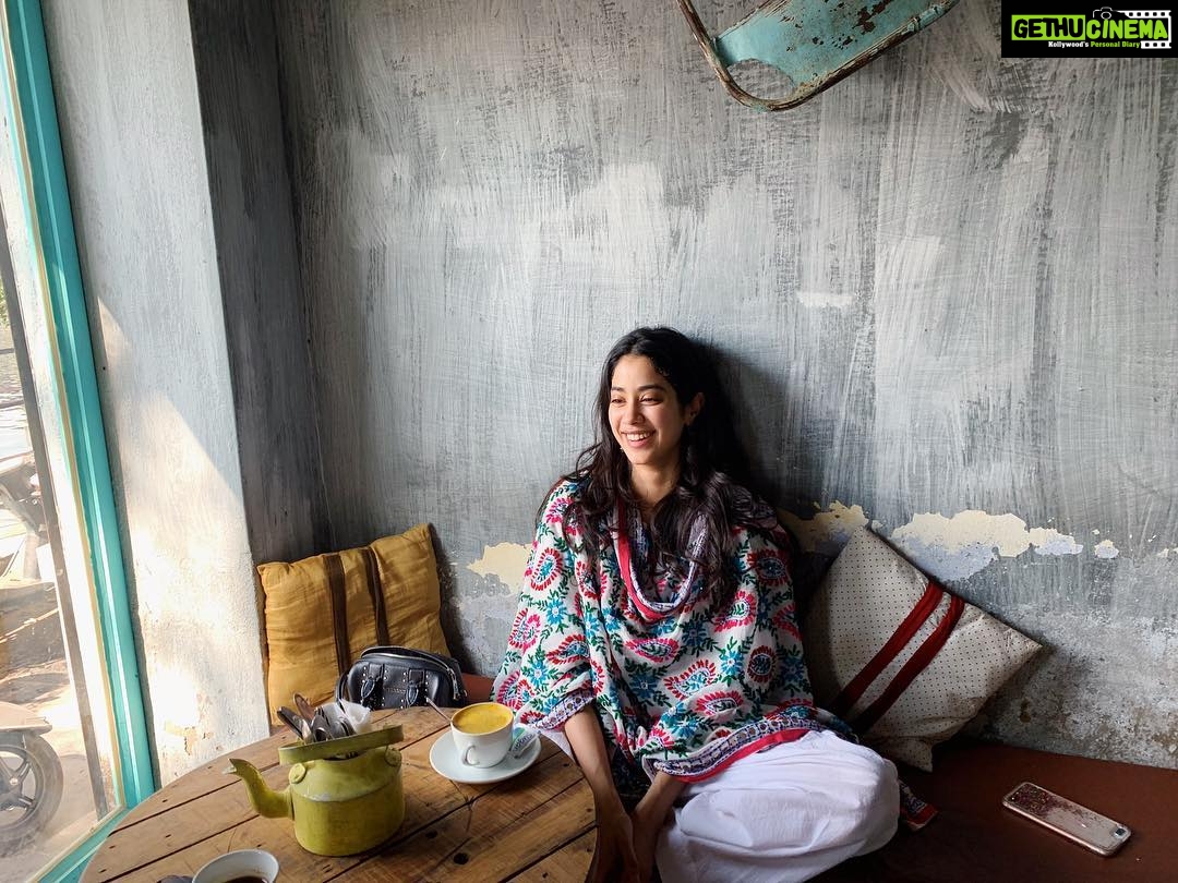 Janhvi Kapoor Instagram - Back home ❤️ Cafe Boho Udaipur