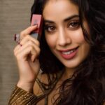Janhvi Kapoor Instagram - Who else is obsessed with matte lipsticks?! 💄 Wearing one of my favourite shades - Mona Lisa from @NykaaBeauty’s Ultra Matte Range! 💋 They have an extreme matte finish that’s long lasting but still leaves your lips feeling soft and supple! Go check them out on @MyNykaa promise you will love them as much as I do ❤ #NykaaCosmetics #NykaaUltraMatte #NykaaLipsticks