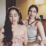 Janhvi Kapoor Instagram - #suidhagachallenge !!!! Thank you @shashankkhaitan for nominating me. I further nominate @ishaan95 @warinahussain and @aaysharma to do this challenge 🕺🏼🕺🏼 So excited to watch the film 🌈#suidhaga @varundvn @anushkasharma