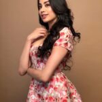 Janhvi Kapoor Instagram - Thrilled and honoured to be part of the @MyNykaa family! 💕 Can’t wait to share with you guys all the exciting projects we have lined up! Go check out my faves on Nykaa.com @nykaabeauty #FirstDayOnTheJob #JanhviLovesNykaa #Nykaa 💄💅🏽