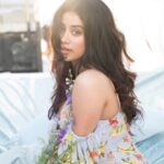 Janhvi Kapoor Instagram - 🌸 @vogueindia 🌸