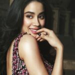 Janhvi Kapoor Instagram – Subtlety is clearly not my thing ✨🌈🕺🏼🎄