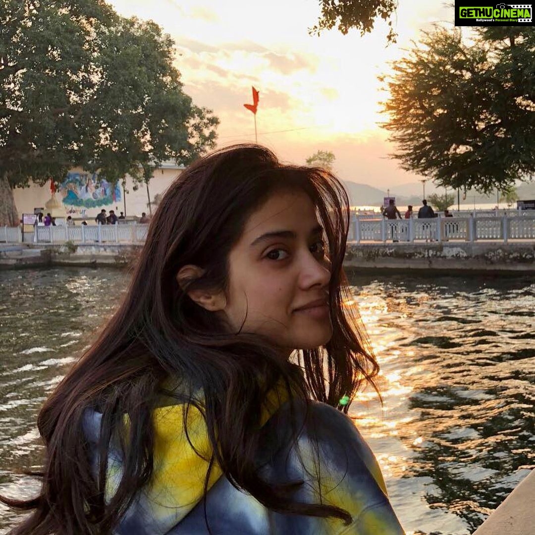 Janhvi Kapoor Instagram - Thankful, grateful, and blessed 🙏🏼 for all of you, and because of all of you. #dhadak