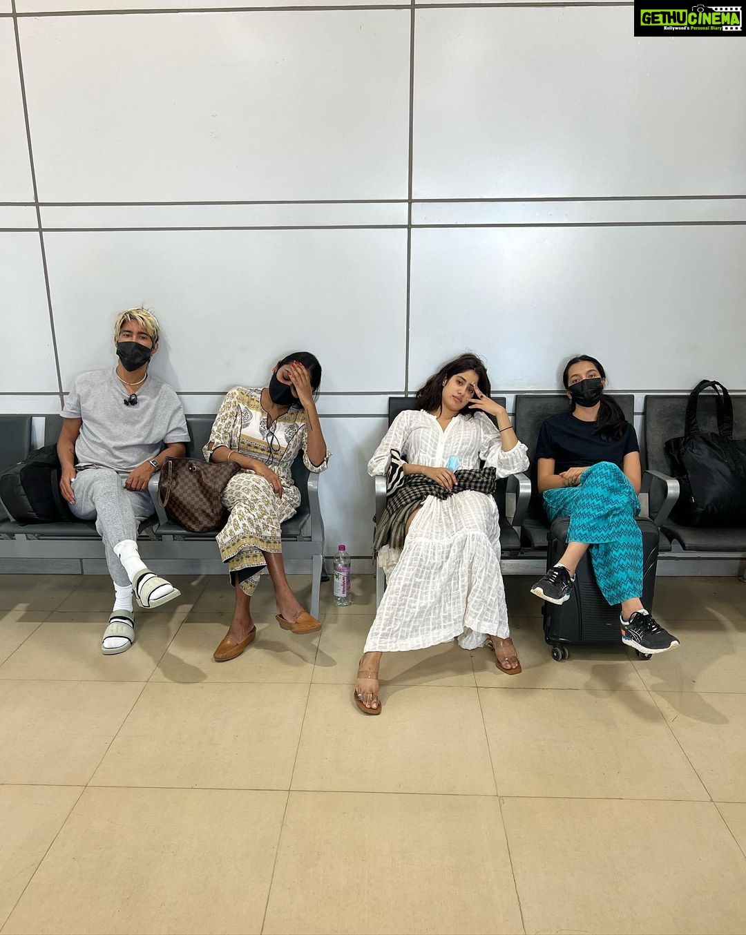 Janhvi Kapoor Instagram - 40 hrs in Rajasthan 🏜