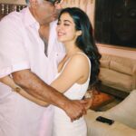 Janhvi Kapoor Instagram - Lurrvv u most #hbd 🐨