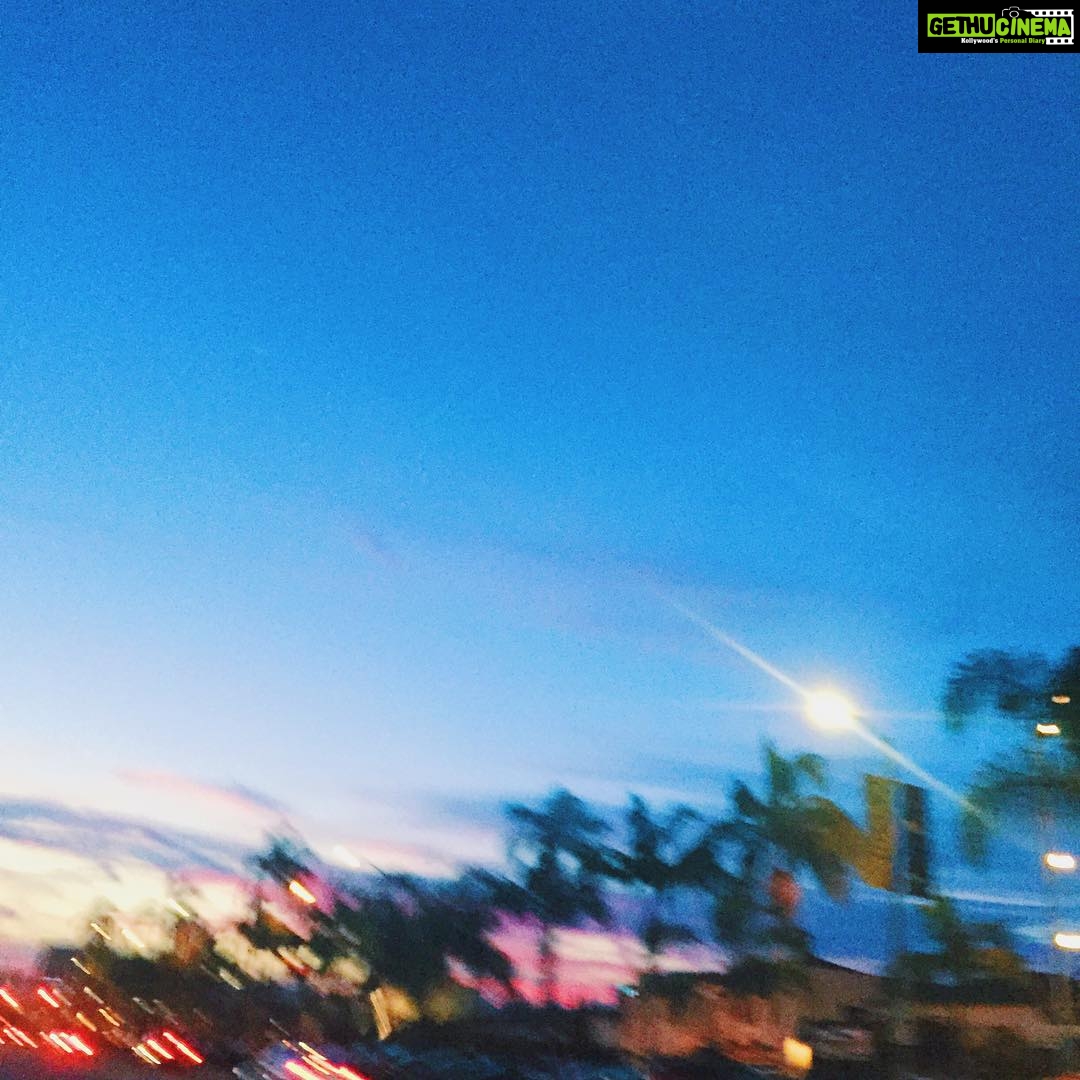 Janhvi Kapoor Instagram - #cityofangels 👼🏼