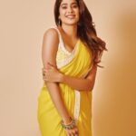Janhvi Kapoor Instagram - 🌞