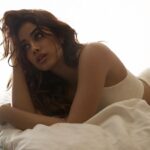 Janhvi Kapoor Instagram – call u 2morrow ☁️😴