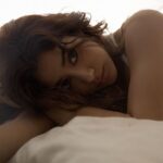 Janhvi Kapoor Instagram - call u 2morrow ☁️😴