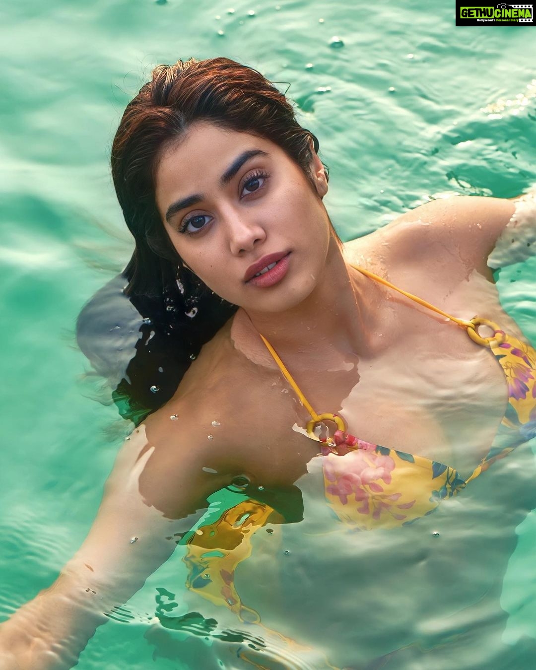 Janhvi Kapoor Instagram - arcadia - findin my way back to ya