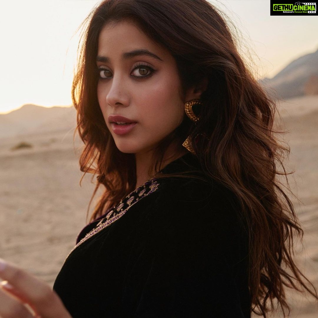 Janhvi Kapoor Instagram - wander often, wonder always 🏜
