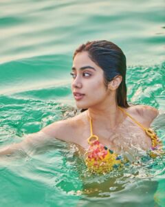 Janhvi Kapoor Instagram - arcadia - findin my way back to ya