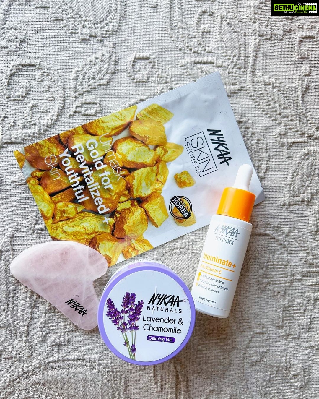 Janhvi Kapoor Instagram - self care weekend ft. @nykaabeauty
