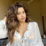 Janhvi Kapoor Instagram – self care weekend ft. @nykaabeauty