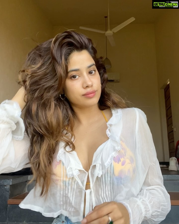 Janhvi Kapoor Instagram - self care weekend ft. @nykaabeauty
