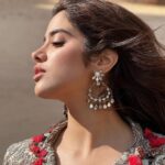 Janhvi Kapoor Instagram - floating on a cloud