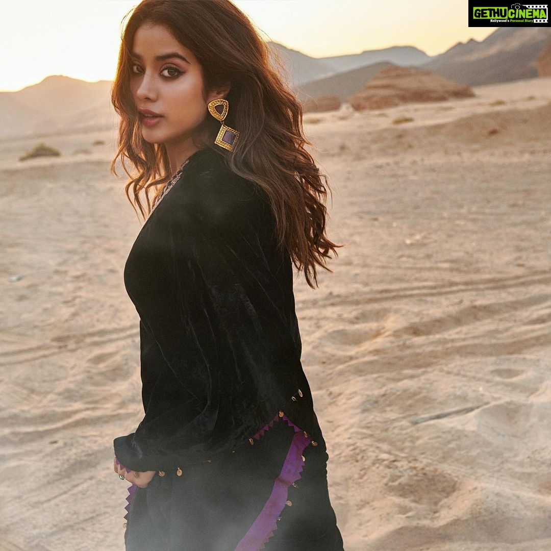 Janhvi Kapoor Instagram - wander often, wonder always 🏜