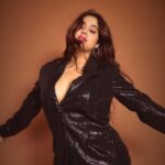 Janhvi Kapoor Instagram – 🖤