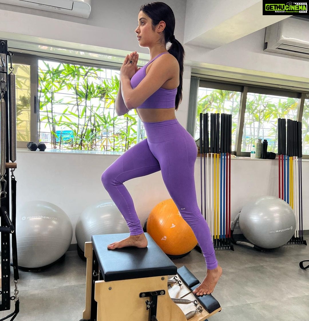 Janhvi Kapoor Instagram - sometimes when I fall asleep I still hear @namratapurohit saying “go slow” in my dreams 🥲🕺🏼😓
