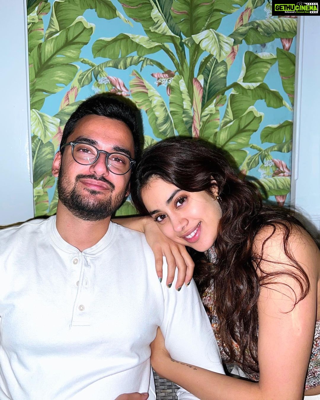 Janhvi Kapoor Instagram - nyc for a minute 💘