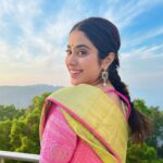 Janhvi Kapoor Instagram – || ॐ श्री वेंकटेश्वराये नमो नमः श्रीमन नारायण नमो नमः तिरुमल तिरुपति नमो नमः जय बालाजी नमो नमः ||